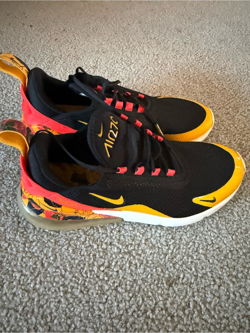 Nike Air270 women’s Black and Yellow Athletic Sneakers - Picture 4 of 4